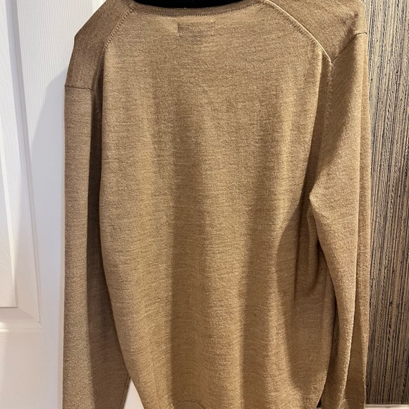 Macy’s Club Room Men’s size S V-Neck sweater in Tan with Black and Grey collar. - Picture 3 of 3